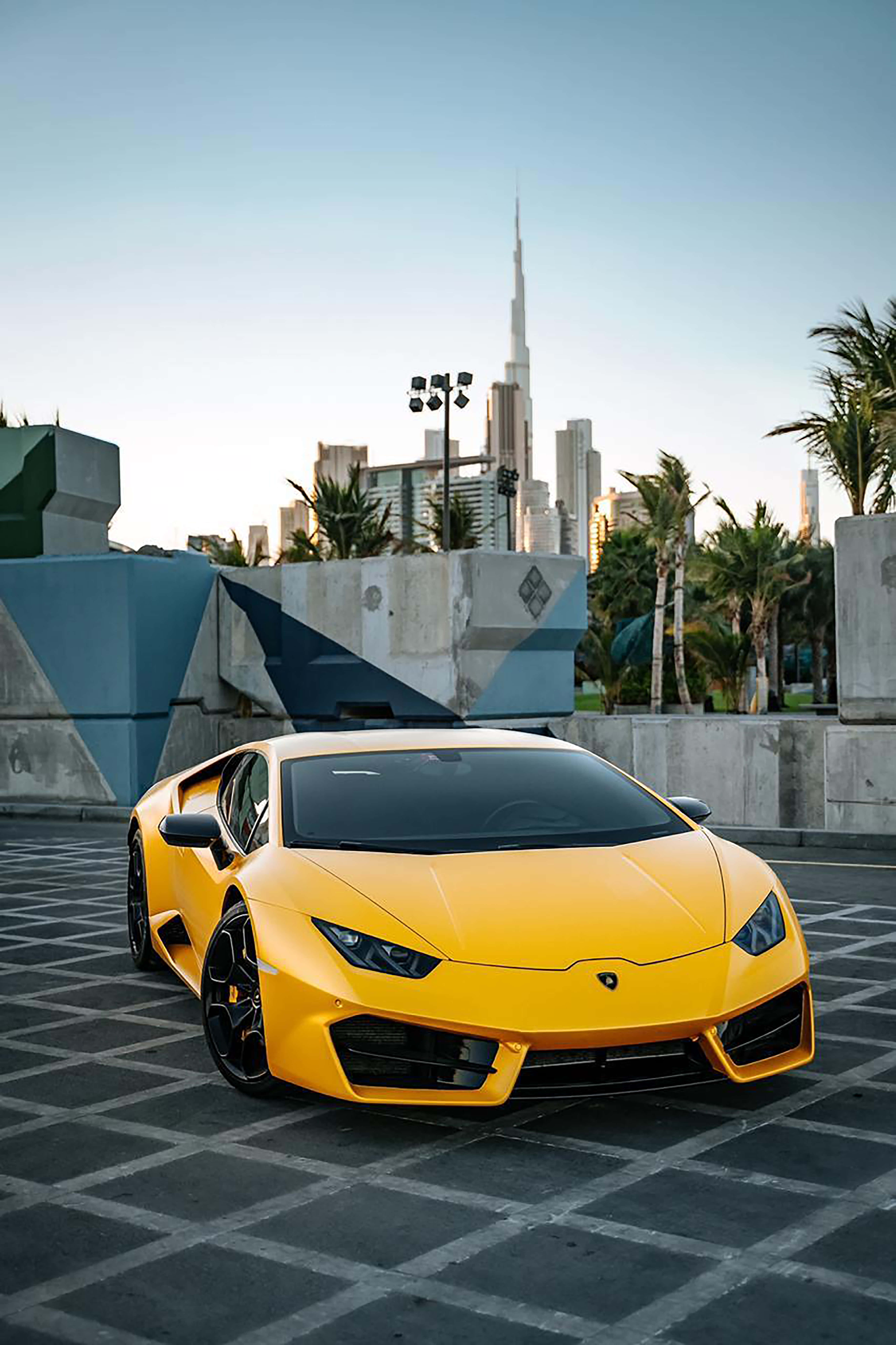 Αποκλειστική Lamborghini στον Αυτοκινητόδρομο Ταπετσαρία