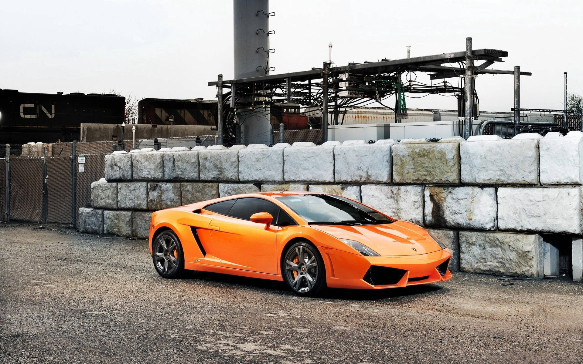 Πορτοκαλί Lamborghini Gallardo σε βιομηχανική περιοχή ταπετσαρία. — Lamborghini Ταπετσαρία