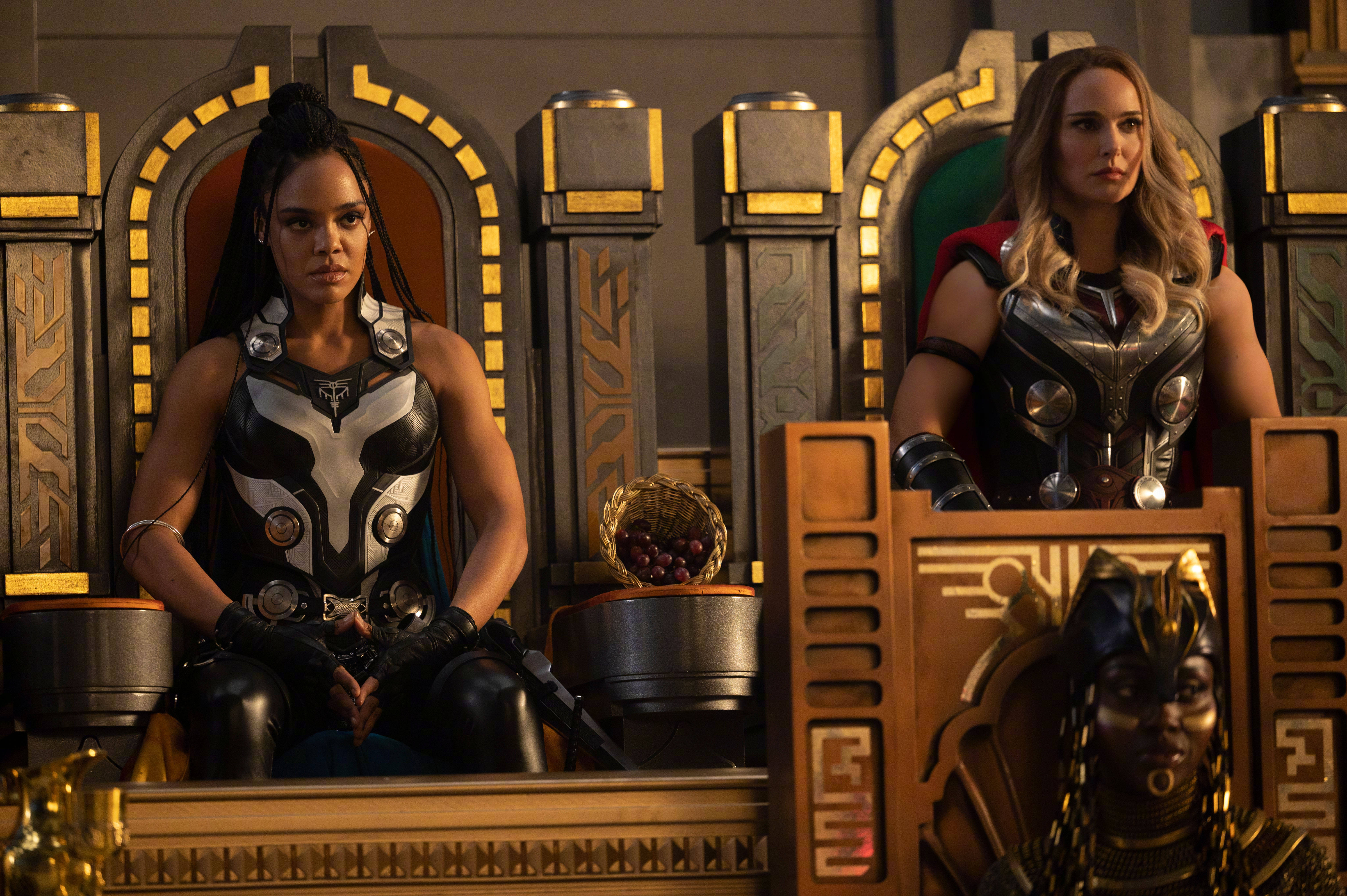 Η Jane Foster και η Valkyrie ετοιμάζονται για δράση στο Thor: Love and Thunder Ταπετσαρία