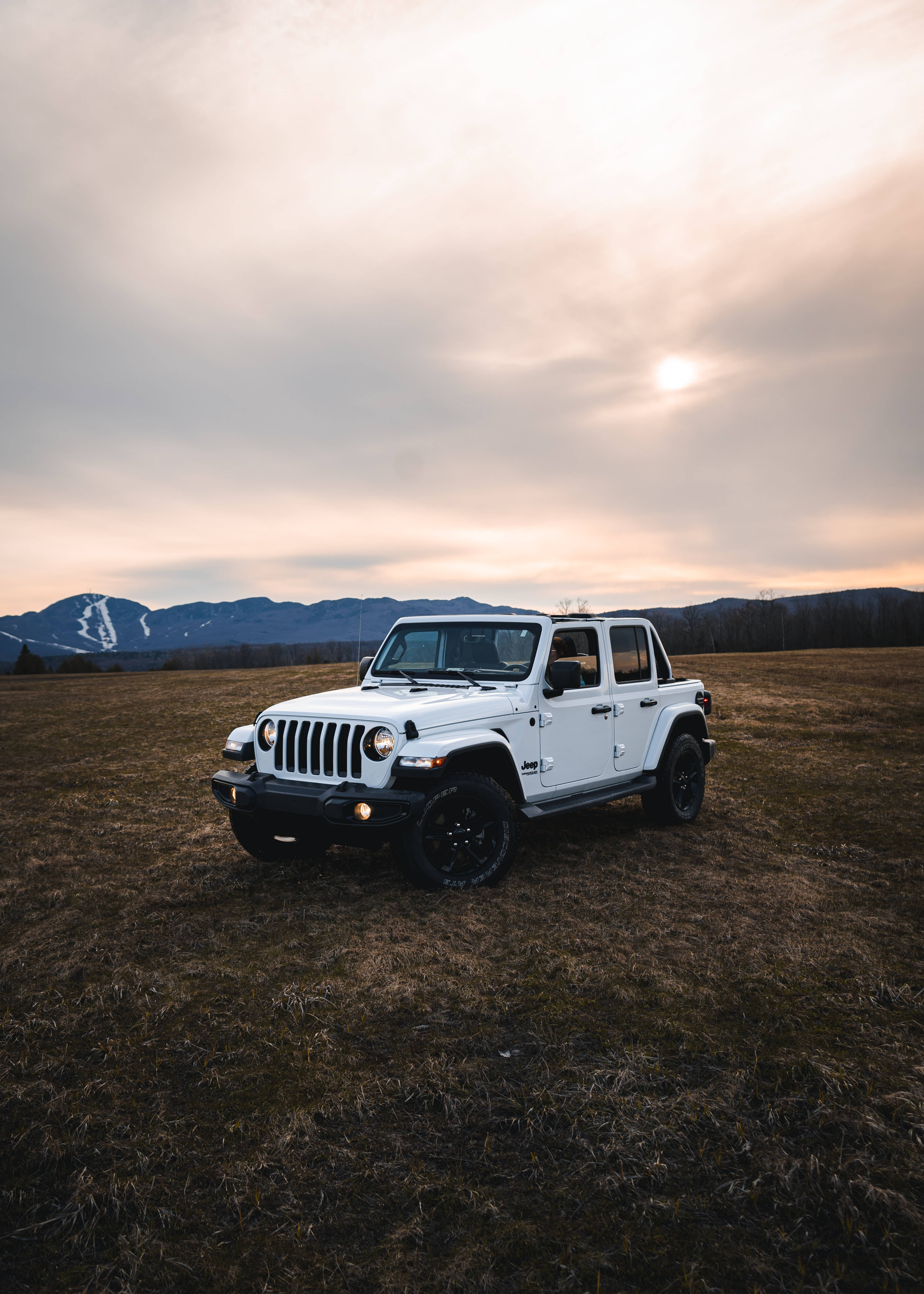 Καθαρό Λευκό Τζιπ Wrangler Ταπετσαρία