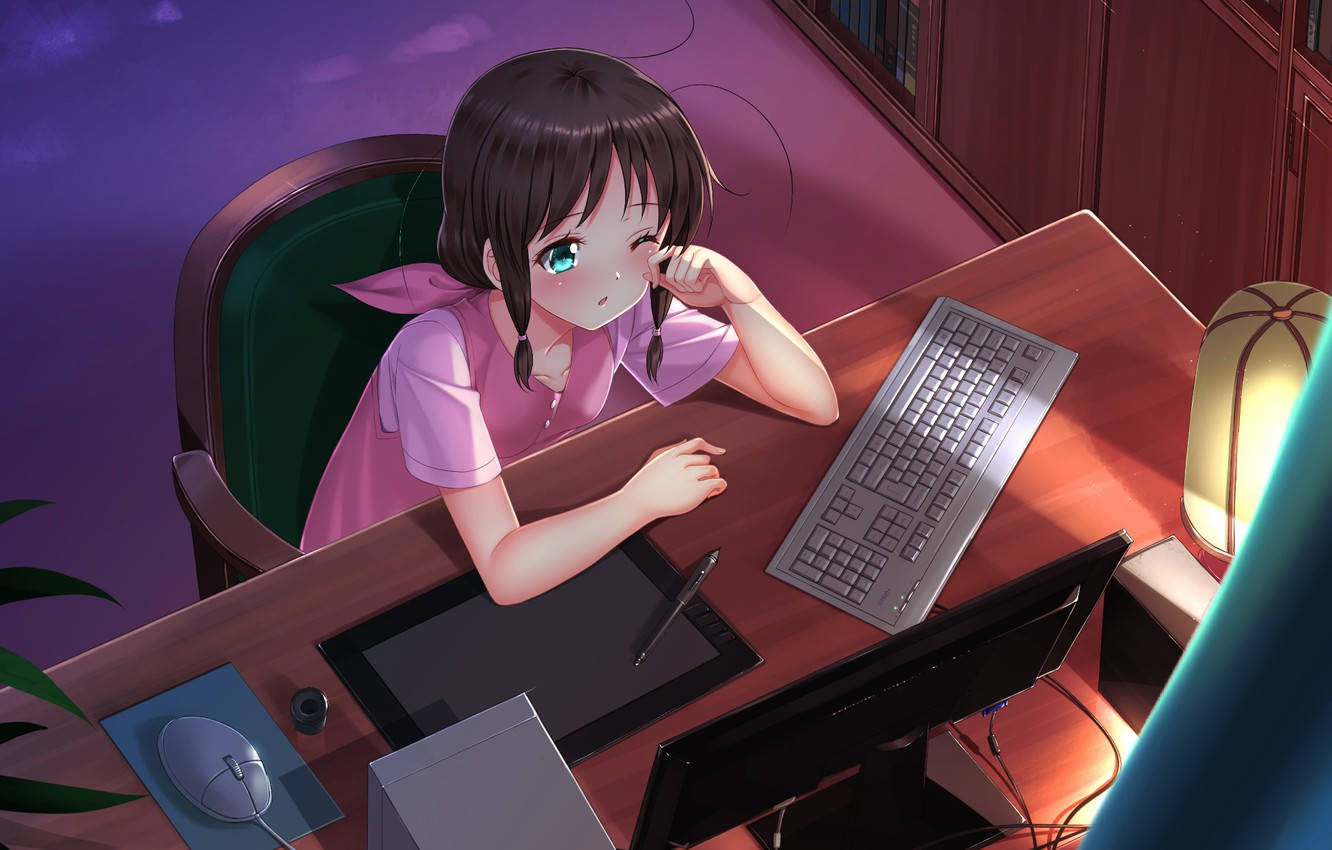 Κορίτσι Anime Κρατάει τη Νύστα Μπροστά από τον Υπολογιστή Ταπετσαρία