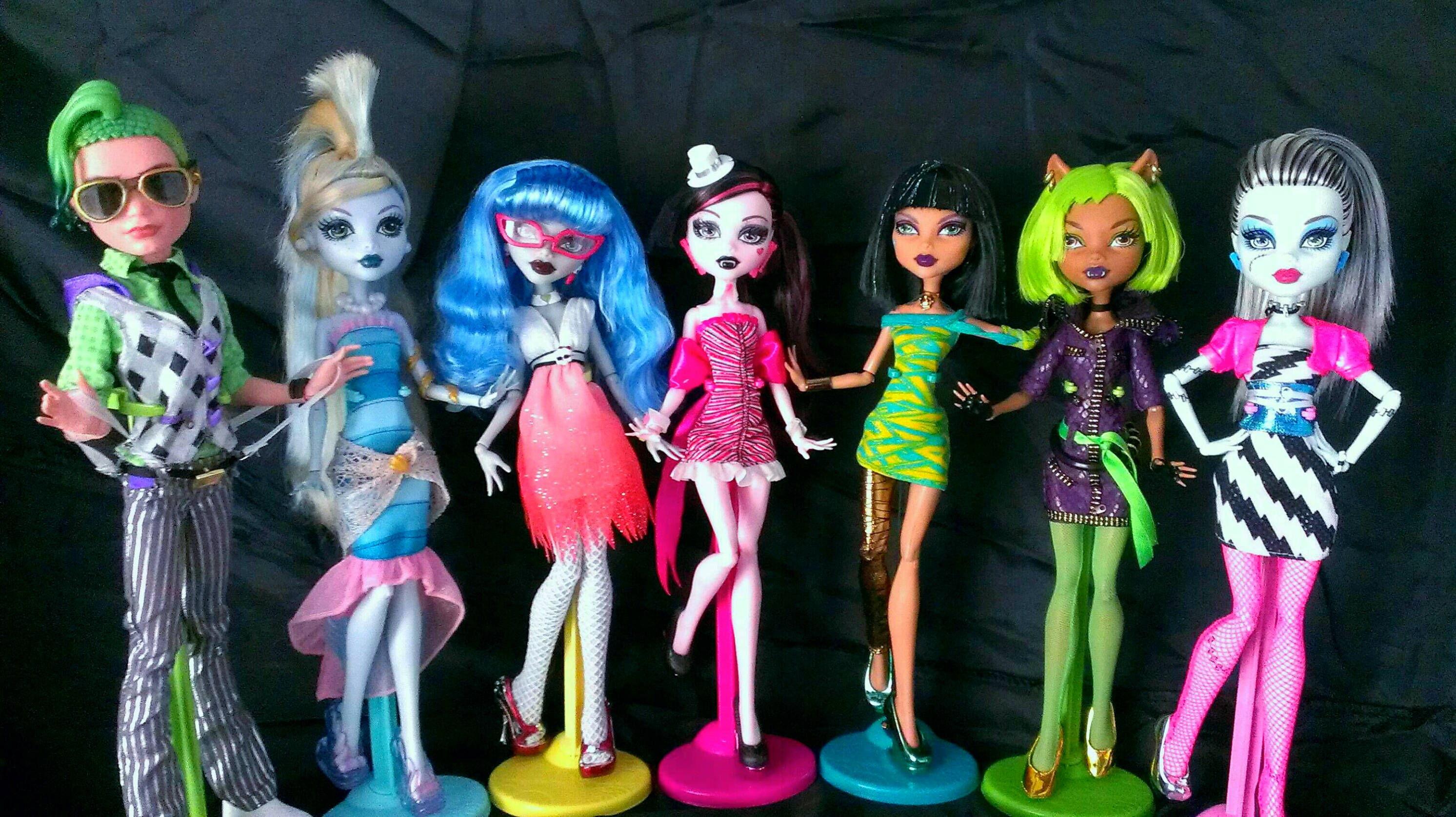 Κούκλες Bratz Aesthetic Disco Ταπετσαρία