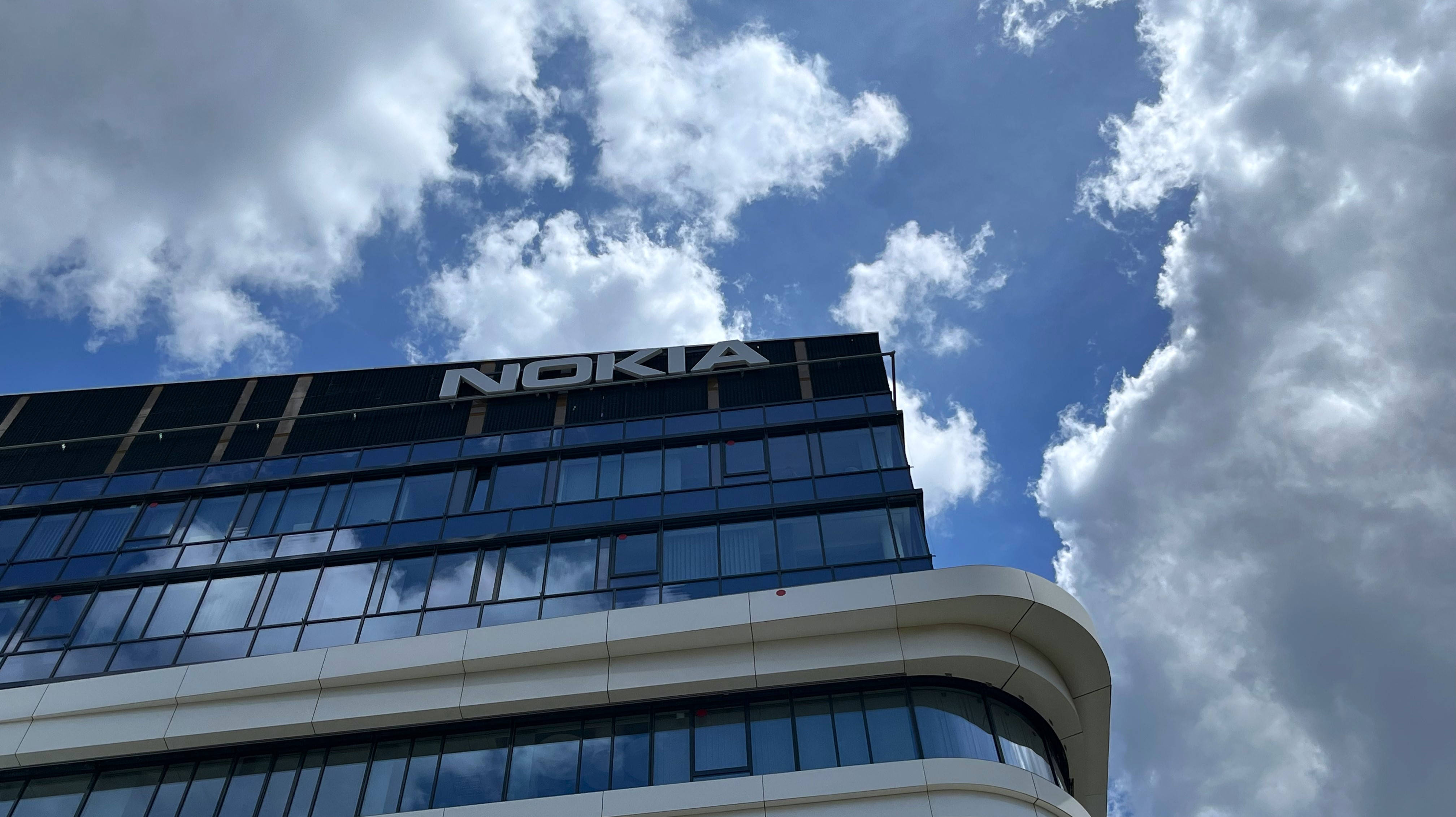 Κτίριο Nokia Networks Skypark Ταπετσαρία