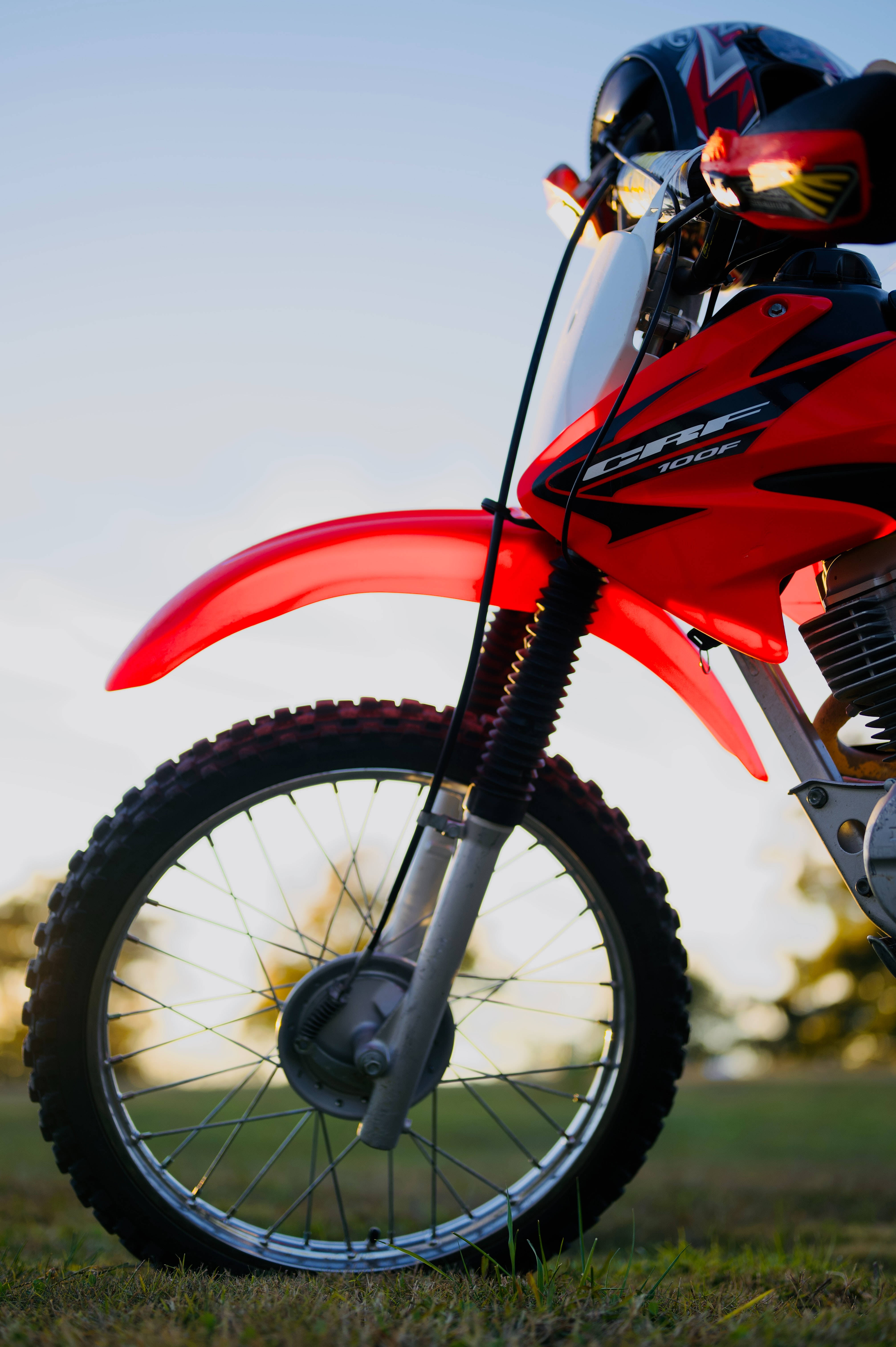 Κόκκινο Ποδήλατο Honda CRF100 Ταπετσαρία