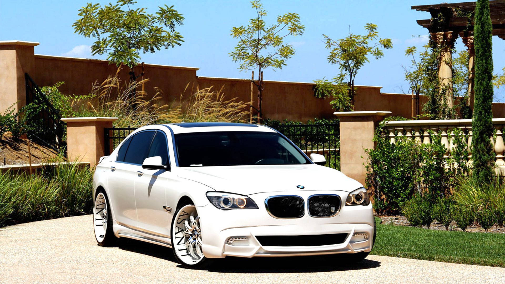 Λευκή BMW 7 F01 με Asanti tuning στην πύλη ταπετσαρία — Bmw Ταπετσαρία