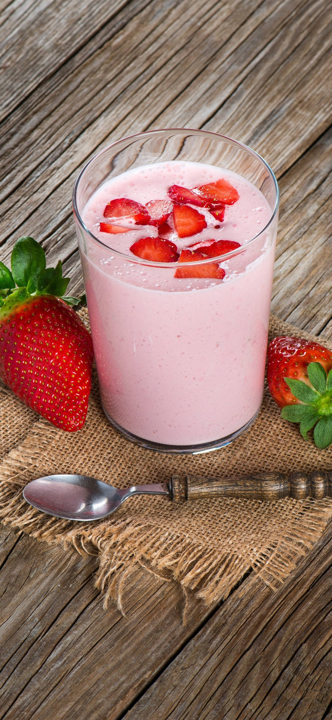 Μαγευτικό Milkshake Φράουλας Ταπετσαρία