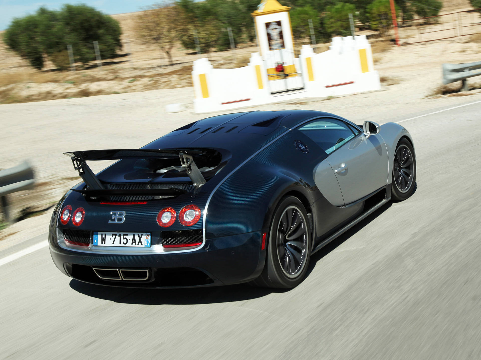 Ταπετσαρία Μαύρης Bugatti Veyron σε Ταχύτητα — Bugatti Ταπετσαρία