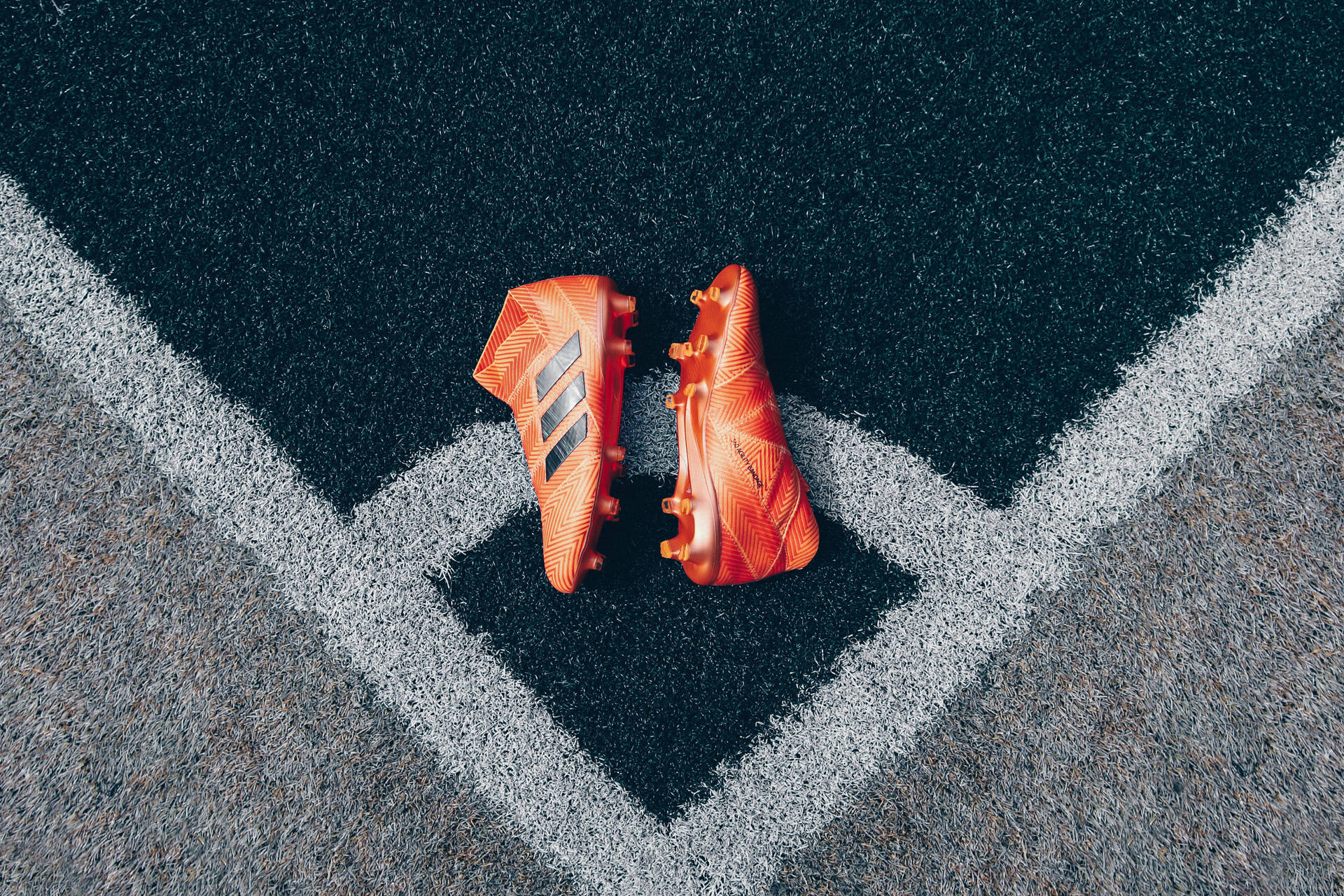 Ταπετσαρία με παπούτσια ποδοσφαίρου Adidas στο τόξο του κόρνερ. — Ποδόσφαιρο GIF Ταπετσαρία