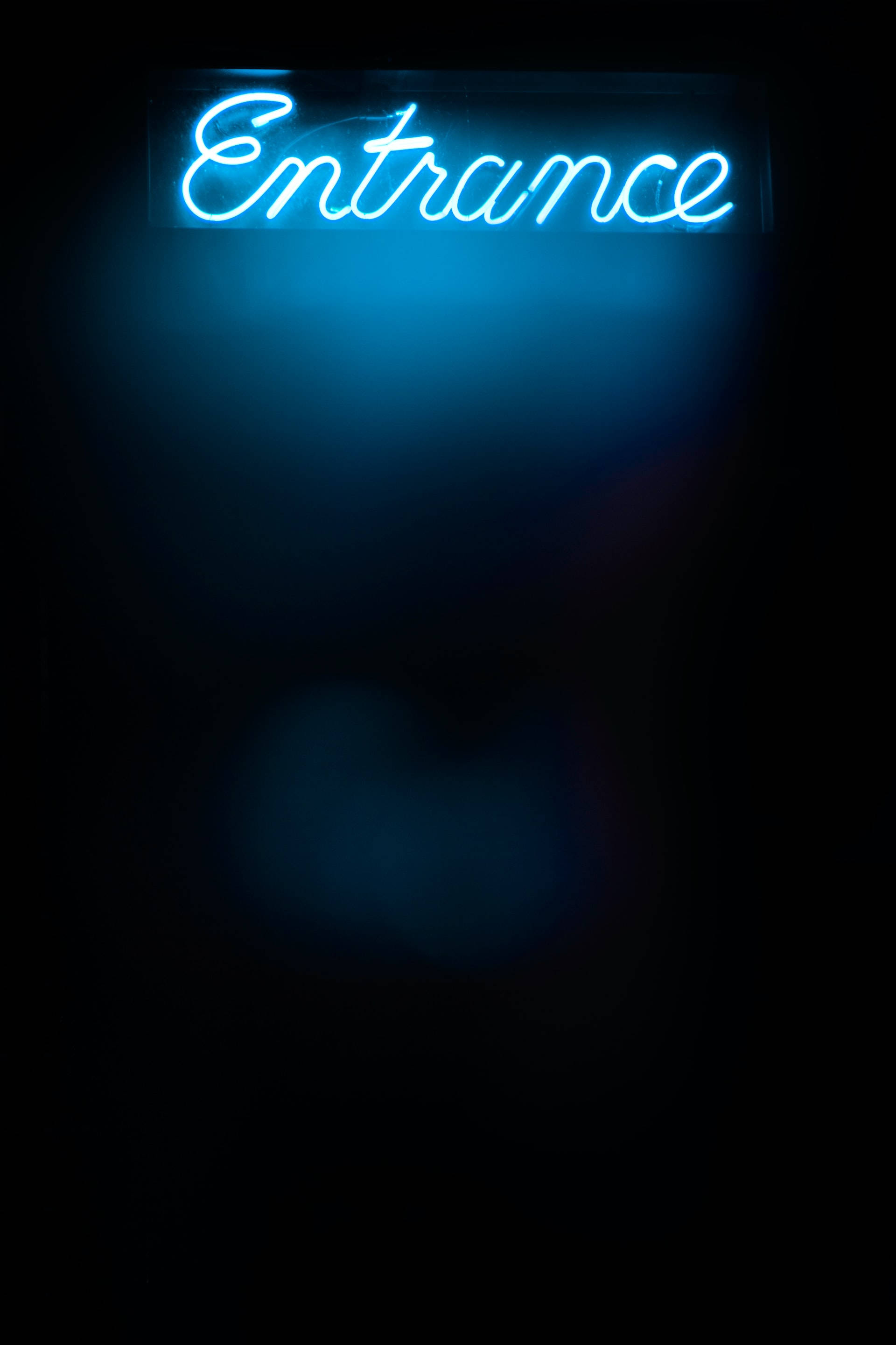 Πινακίδα Εισόδου σε Μπλε Νέον iPhone Ταπετσαρία