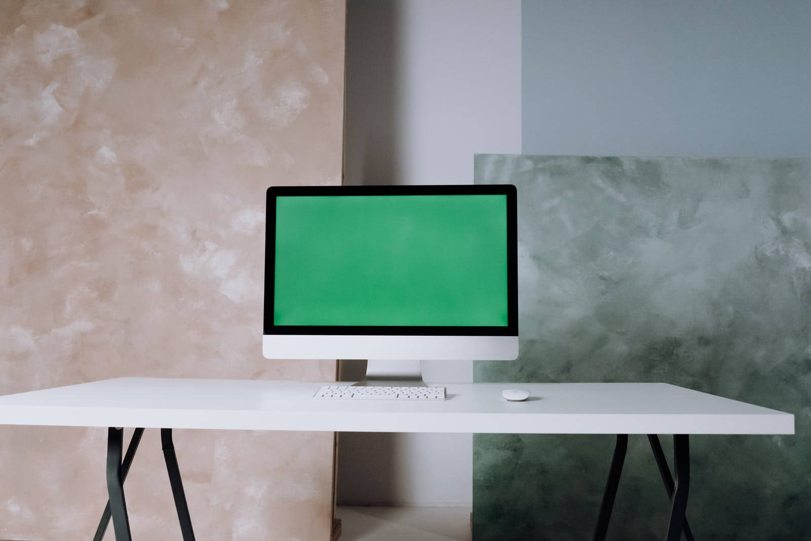 Πράσινη Οθόνη iMac σε Γραφείο Ταπετσαρία