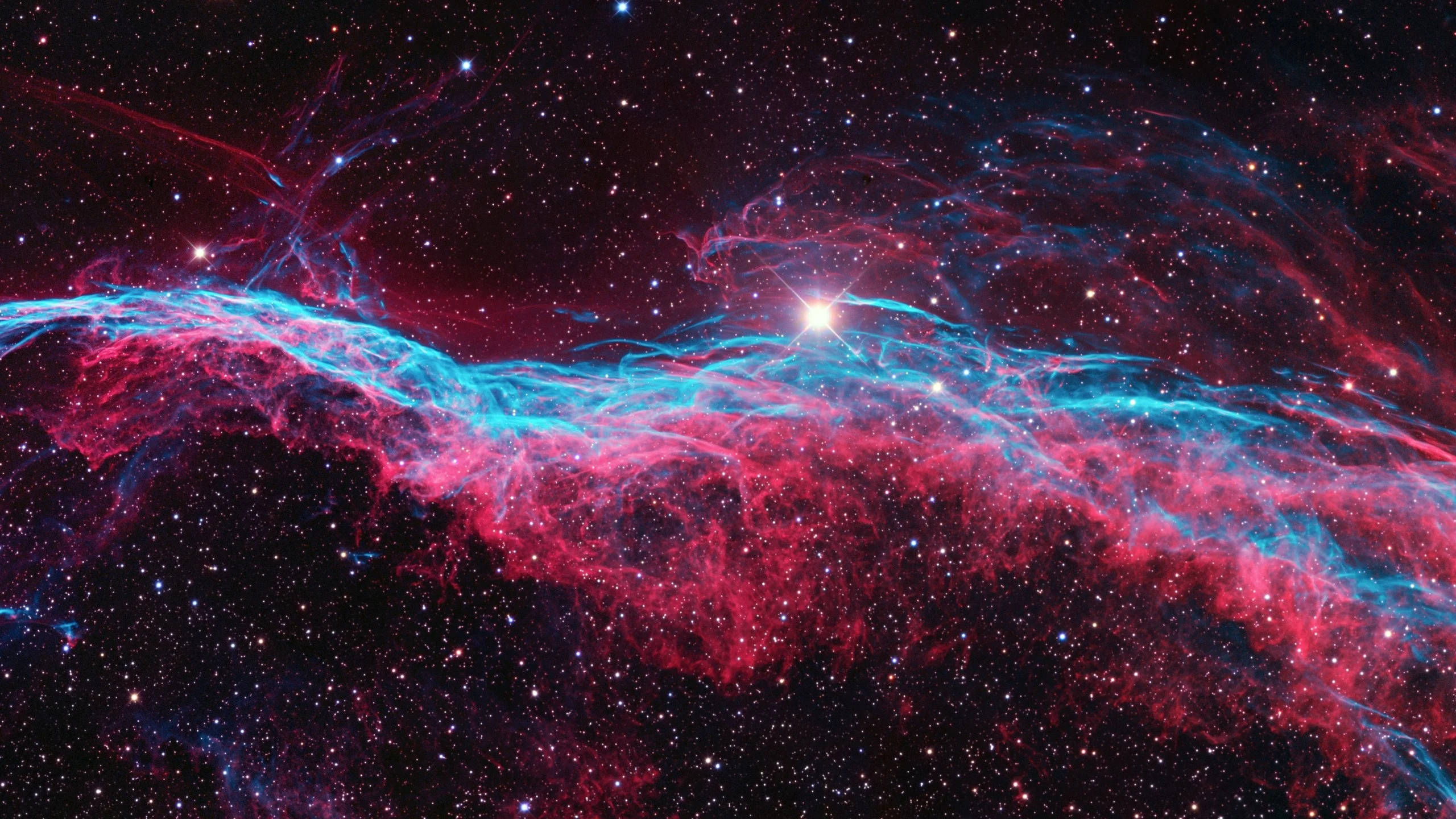 Ροζ Νεφέλωμα στο Διάστημα 2560x1440 Ταπετσαρία