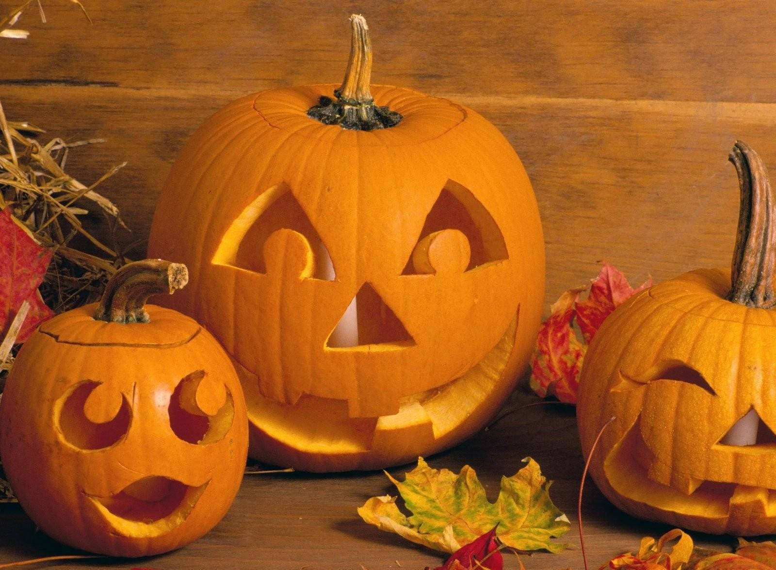 Σκαλισμένα Πρόσωπα Κολοκύθας για το Halloween Ταπετσαρία
