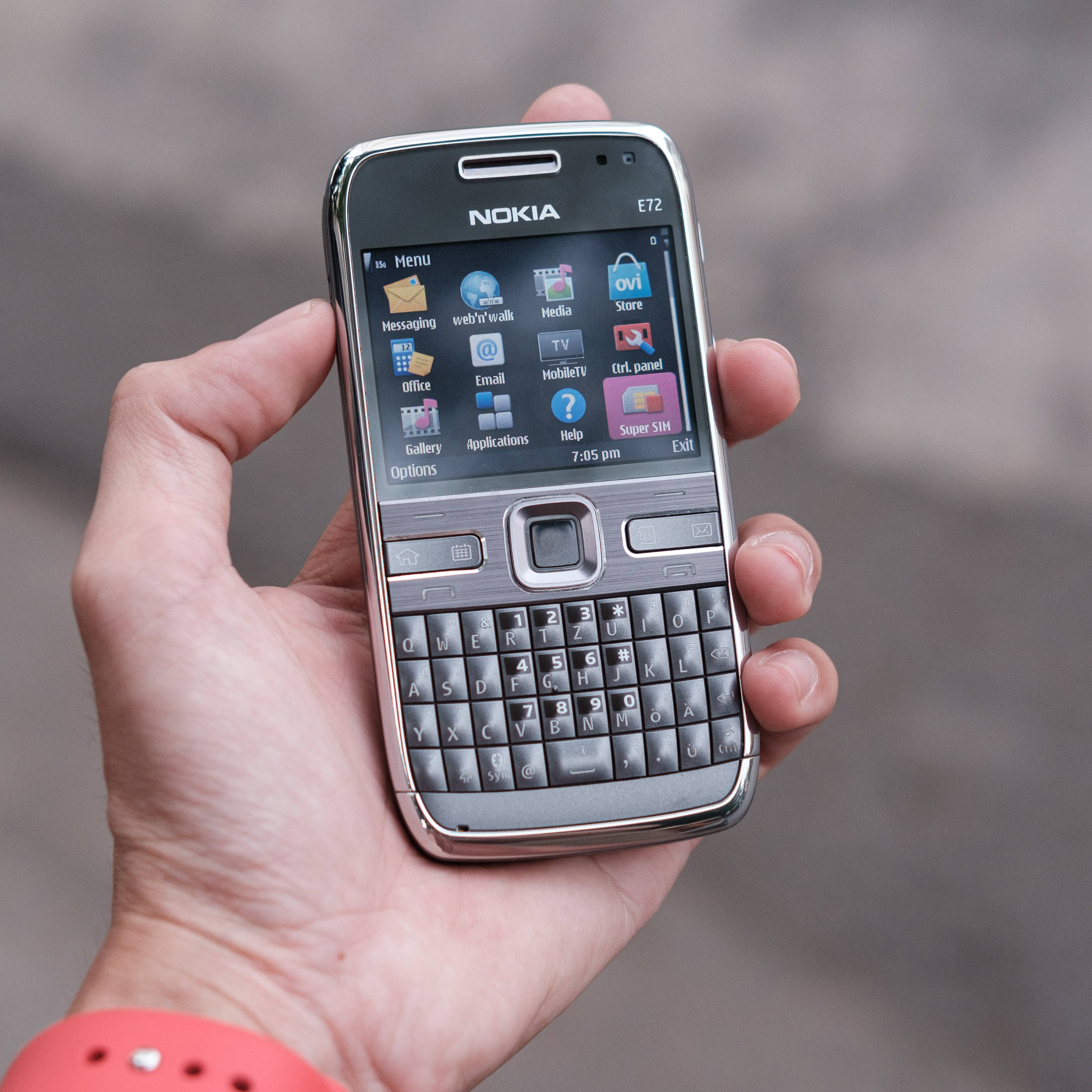 Τηλέφωνο με Πληκτρολόγιο Nokia E72 Ταπετσαρία
