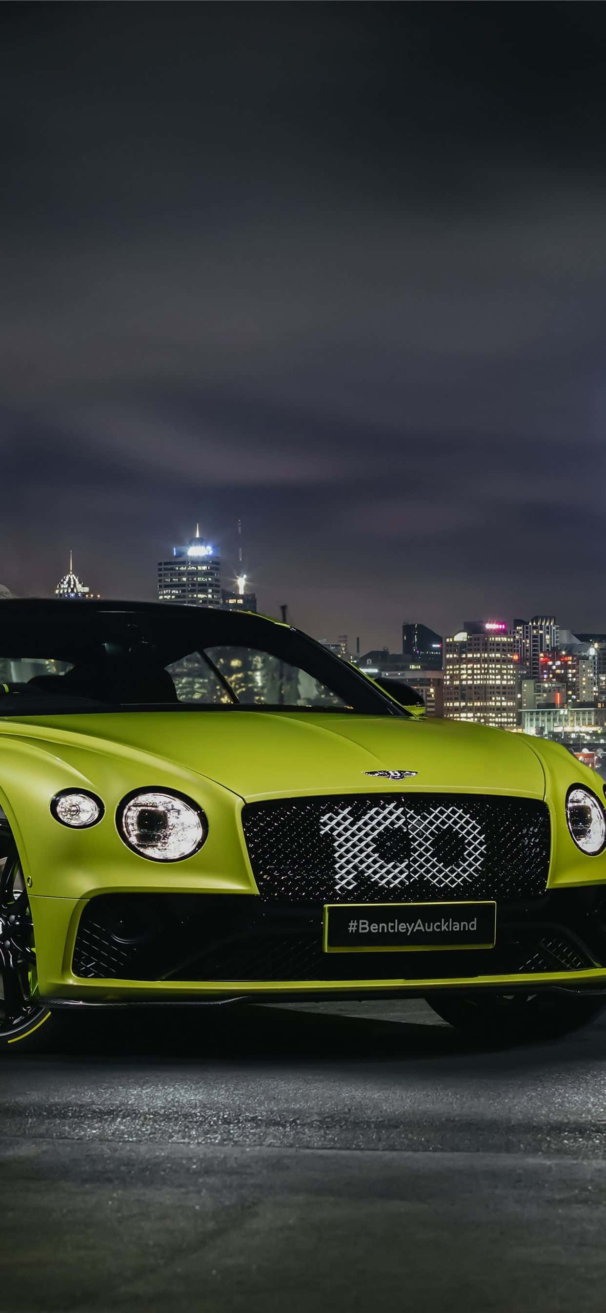 Το κλασικό στυλ μιας Bentley συναντά τη σύγχρονη τεχνολογία του iPhone Xs Max Ταπετσαρία