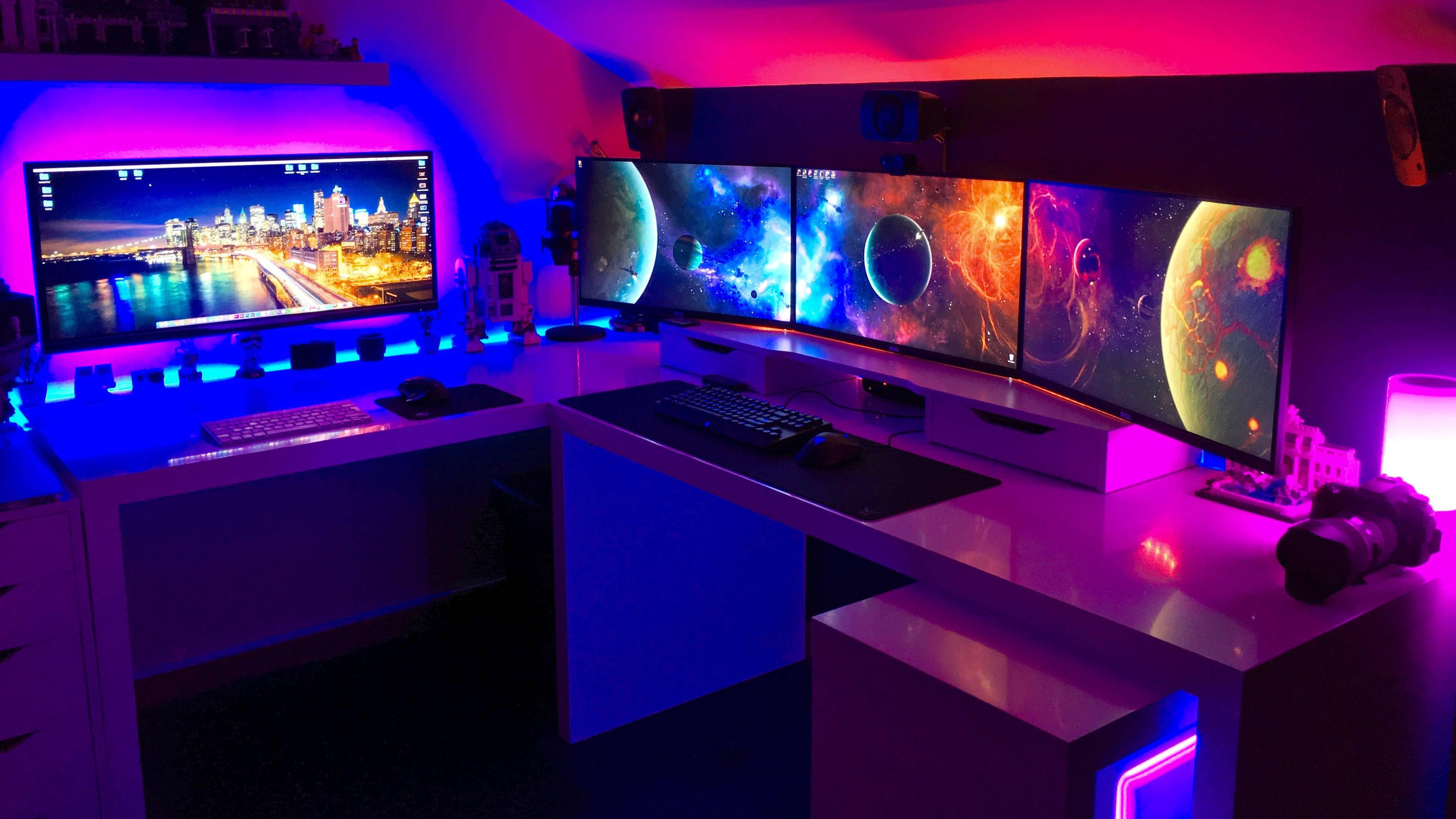 Τριπλή Επιφάνεια Εργασίας Γαλαξίας Gaming Room Ταπετσαρία