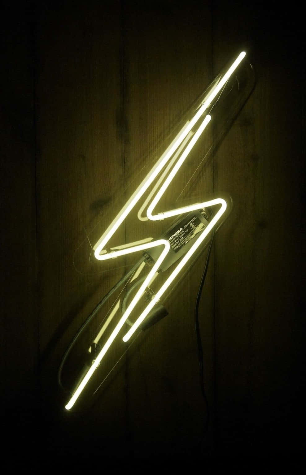 Φόρτισε το iPhone σου αστραπιαία με το νέο Lightning Bolt iPhone! Ταπετσαρία