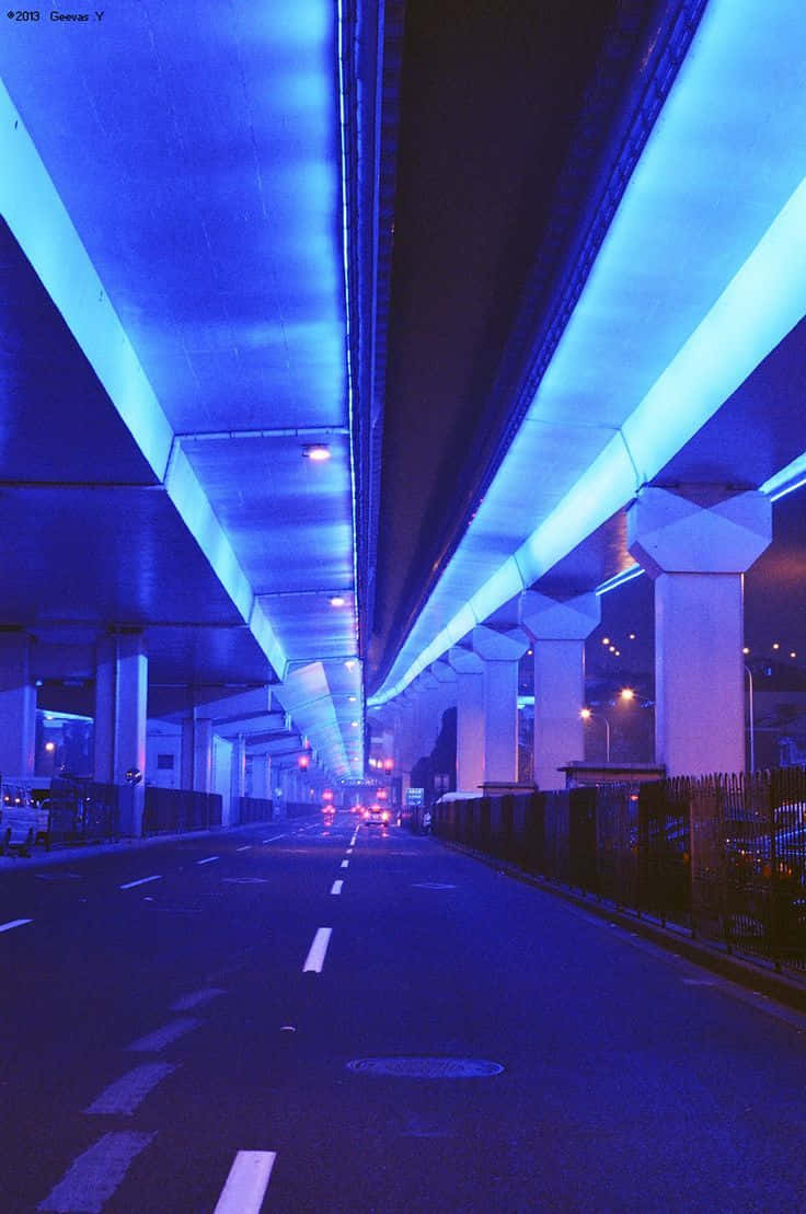 Φωτίζοντας τη νύχτα με μια ζωντανή Neon Blue Αισθητική Ταπετσαρία