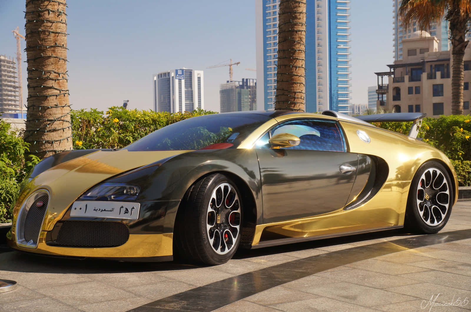 Χρυσή Bugatti Veyron Παρκαρισμένη Ταπετσαρία