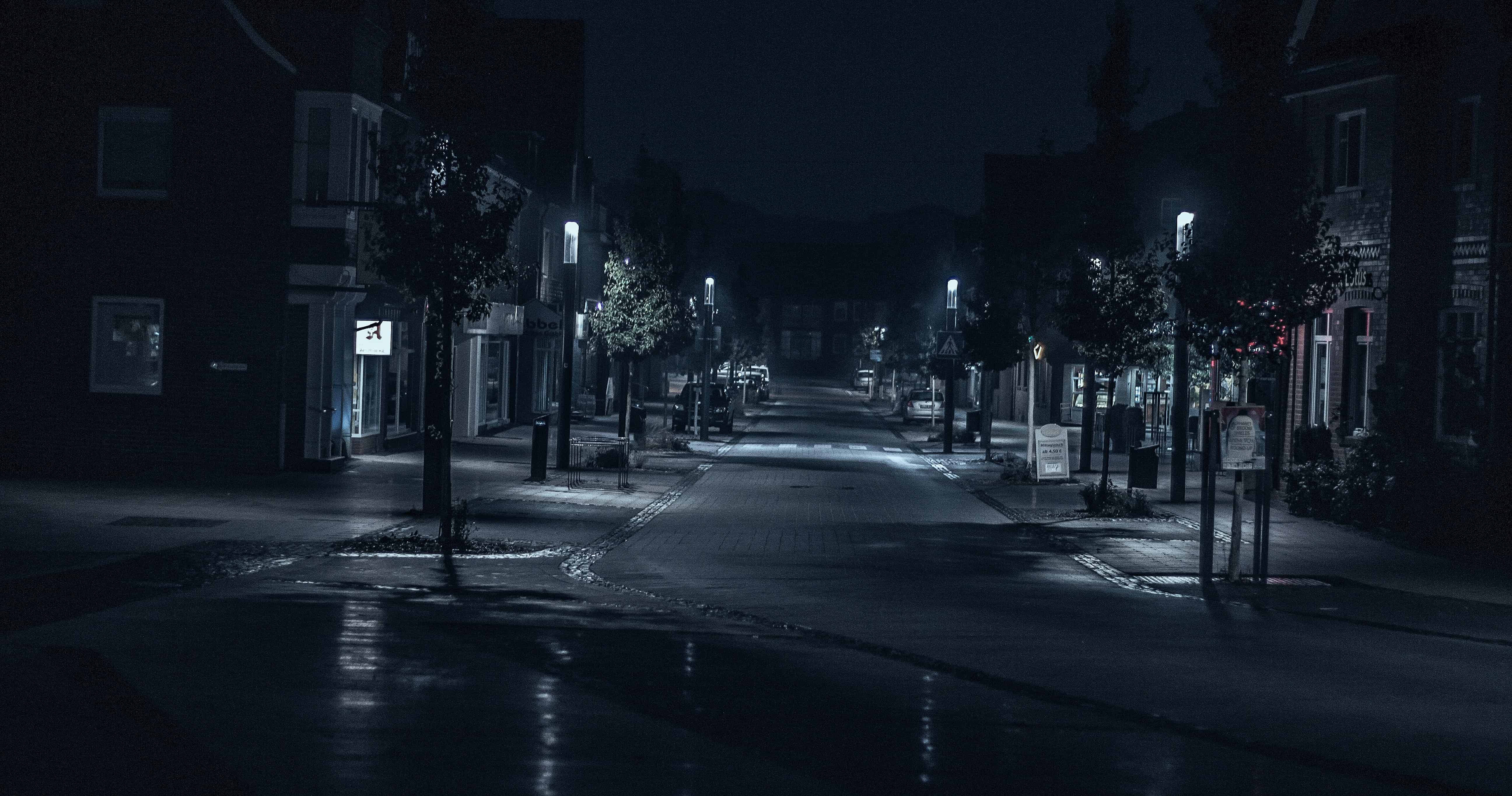 Όμορφοι Σκοτεινοί Νυχτερινοί Δρόμοι Ταπετσαρία