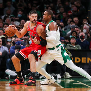 Ταπετσαρία Al Horford προσπαθεί απεγνωσμένα να μπλοκάρει — 1:1 Ταπετσαρία
