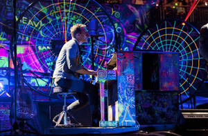 Ταπετσαρία Chris Martin Mylo Xyloto — 3:2 Ταπετσαρία