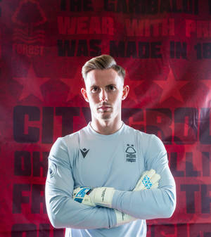 Dean Henderson με Σταυρωμένα Χέρια — Galaxy Z Fold8 Ultra Ταπετσαρία