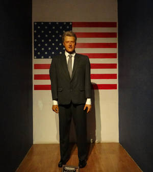 Former US President Bill Clinton delivering a speech — Honor Magic V Ταπετσαρία