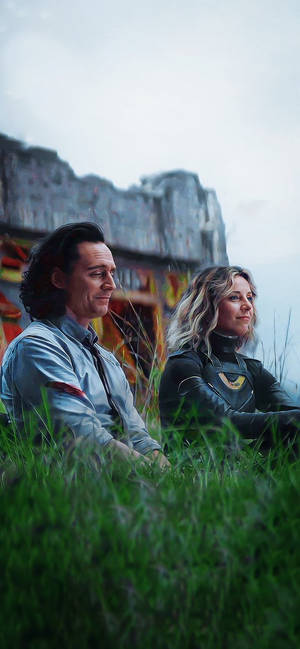 Ταπετσαρία Shy Sylvie And Loki — iPhone 15 Ταπετσαρία