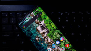 Xiaomi Smartphone σε Πληκτρολόγιο — Xiaomi Ταπετσαρία
