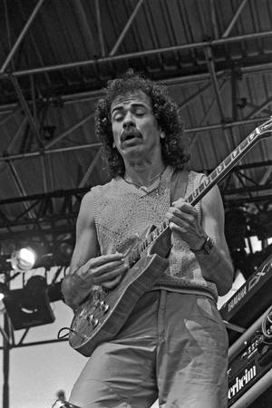 Ασπρόμαυρη Φωτογραφία Carlos Santana — Xiaomi Pad 7S Pro 12.5 Ταπετσαρία