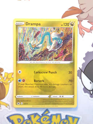 Κάρτα Drampa σε φόντο Pokémon — Pokemon Τηλέφωνο Ταπετσαρία