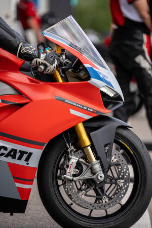 Κόκκινο Ducati Panigale V4S — Xiaomi Pad 8 Ταπετσαρία