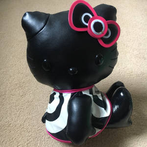 Ταπετσαρία Μαύρο Hello Kitty Παιχνίδι Απόκριες — Hello Kitty Χαλοουίν Ταπετσαρία