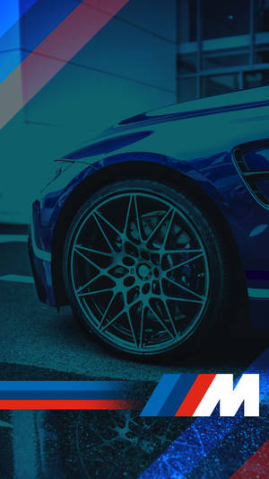 Μπλε λάστιχο αυτοκινήτου με λογότυπο BMW M — Bmw Ταπετσαρία