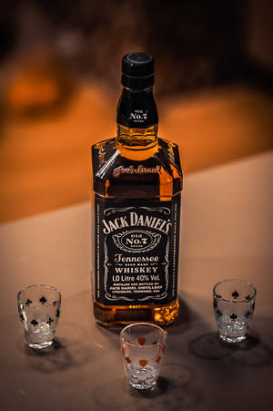 Μπουκάλι Jack Daniels με Σφηνάκια — Xiaomi Pad 9 Pro Max Ταπετσαρία