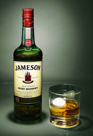Μπουκάλι και Ποτήρι Ουίσκι Jameson — Xiaomi Pad 7 Ultra Ταπετσαρία