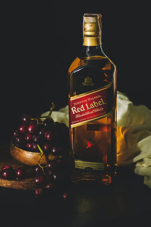 Ουίσκι Red Label Υψηλής Ποιότητας με Φρέσκα Κεράσια — Xiaomi Pad 7 Ultra Ταπετσαρία