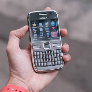 Τηλέφωνο με Πληκτρολόγιο Nokia E72