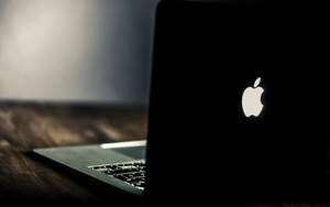 Φωτισμένο Macbook Air — MacBook Air Ταπετσαρία